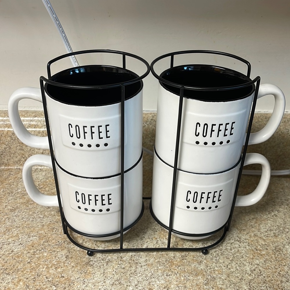 Set of 4 coffee mugs with holder